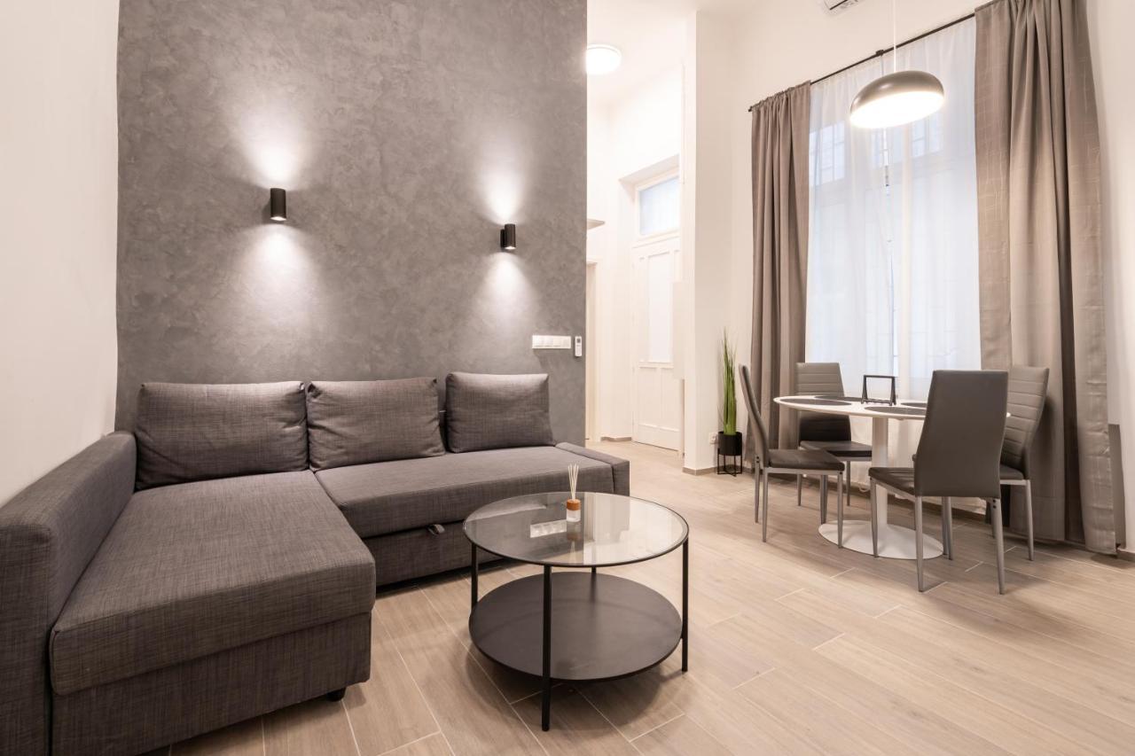 בודפשט K10 - Kazinczy Street Heritage Suite - Best Location By Bqa מראה חיצוני תמונה