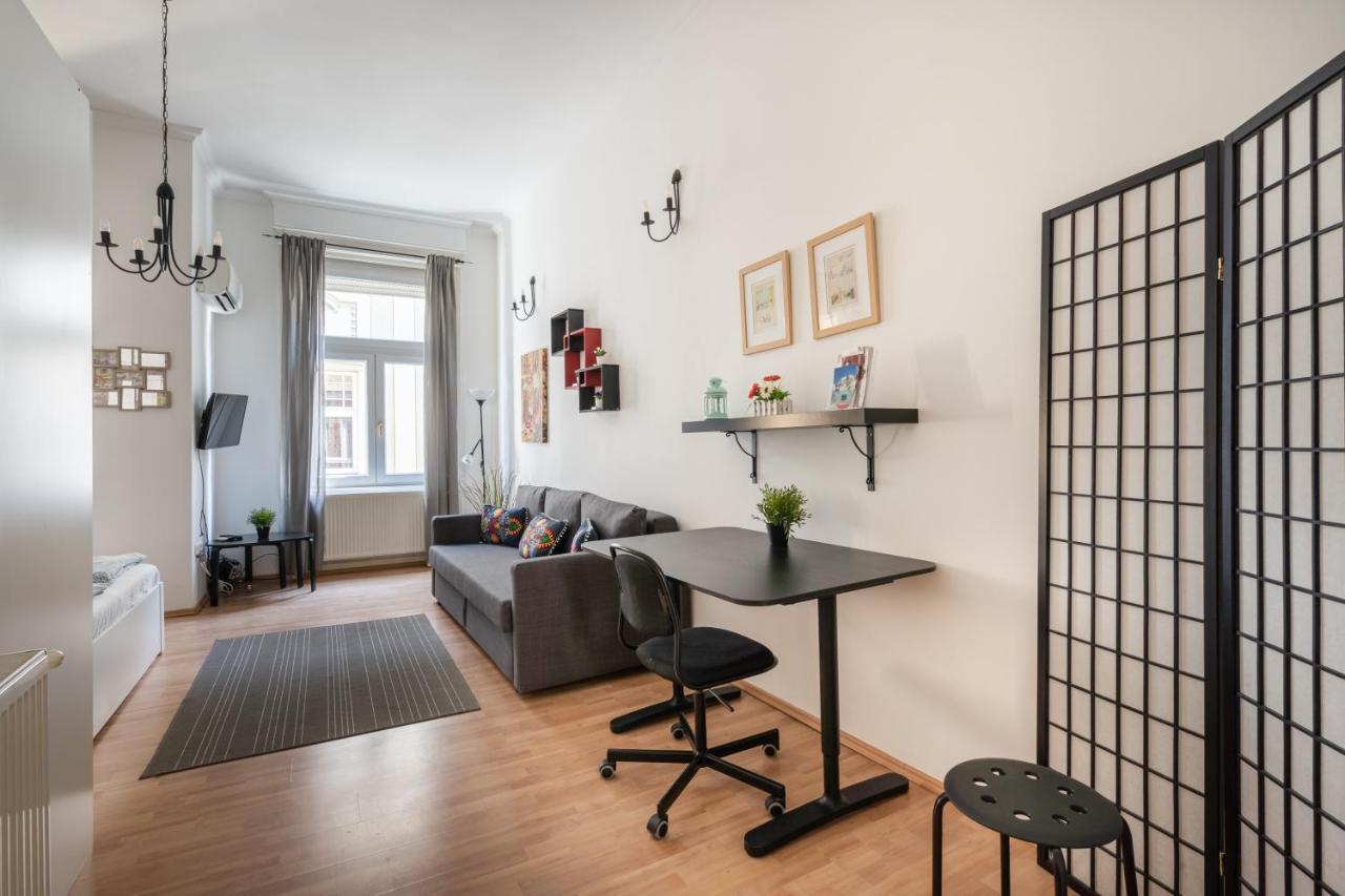 בודפשט K10 - Kazinczy Street Heritage Suite - Best Location By Bqa מראה חיצוני תמונה